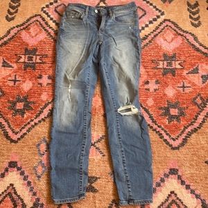 Gap Curvy True Skinny distressed jeans 26R